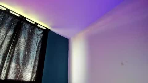 Paulina online show from 11/18/25, 02:43