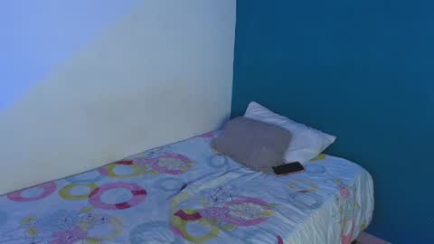 Snapshot of paulin01_ chatting on 04/15/26, 04:36 Paulina online show from 04/15/26, 04:36