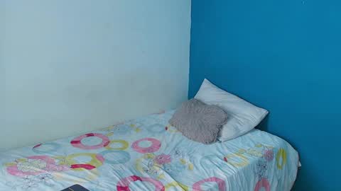 Snapshot of paulin01_ chatting on 05/25/26, 01:39 Paulina online show from 05/25/26, 01:39