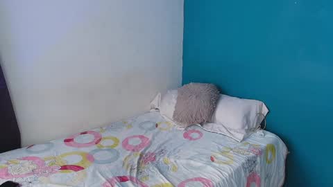Snapshot of paulin01_ chatting on 05/27/26, 04:04 Paulina online show from 05/27/26, 04:04