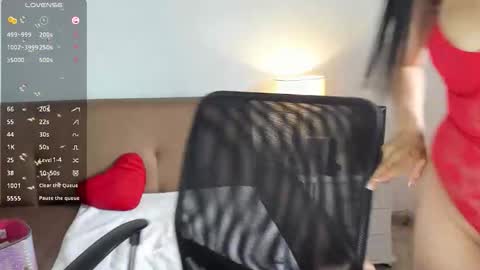 Snapshot of paulina_afrodita chatting on 10/12/25, 04:50 MEGANLovense is active Private is OpenAnd my Fav thing is Squirt On ur Face and make ur dick happy. online show from 10/12/25, 04:50