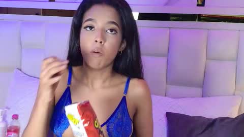 Snapshot of paulina_cano chatting on 11/24/25, 08:08 Paulina online show from 11/24/25, 08:08