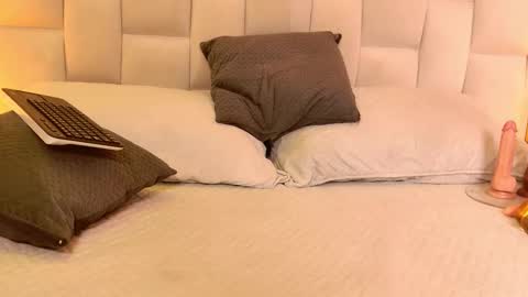 Snapshot of paulina_cano chatting on 12/05/25, 07:10 Paulina online show from 12/05/25, 07:10