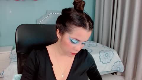 Paulina online show from 10/27/25, 07:40