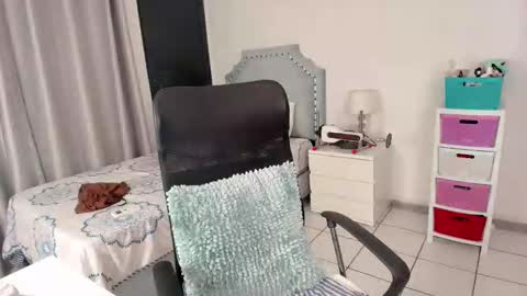 Snapshot of paulina_doll_ chatting on 03/12/26, 01:23 Paulina online show from 03/12/26, 01:23