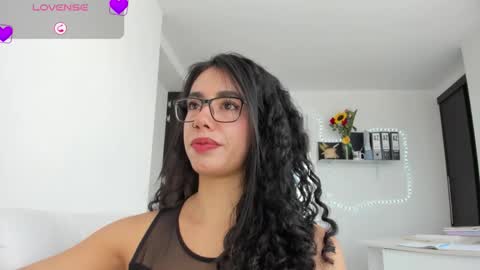 Snapshot of paulina_dossantos chatting on 03/19/26, 07:40 paulina online show from 03/19/26, 07:40