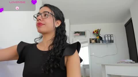 Snapshot of paulina_dossantos chatting on 03/20/26, 09:19 paulina online show from 03/20/26, 09:19