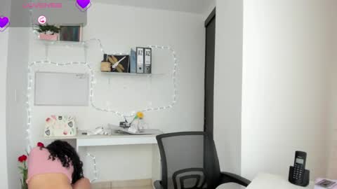 Snapshot of paulina_dossantos chatting on 04/15/26, 06:48 paulina online show from 04/15/26, 06:48
