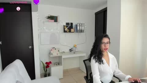 Snapshot of paulina_dossantos chatting on 04/23/26, 07:05 paulina online show from 04/23/26, 07:05