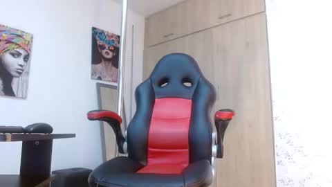 Paulina Rubio online show from 01/07/25, 10:19