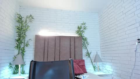 Snapshot of paulina_sweett chatting on 01/11/25, 02:36 Paulina  online show from 01/11/25, 02:36