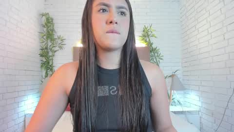 Snapshot of paulina_sweett chatting on 02/12/25, 12:22 Paulina  online show from 02/12/25, 12:22