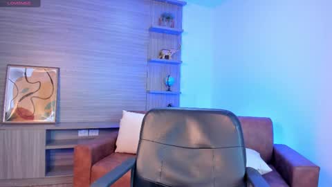 Snapshot of paulina_sweett chatting on 02/17/25, 12:05 Paulina  online show from 02/17/25, 12:05