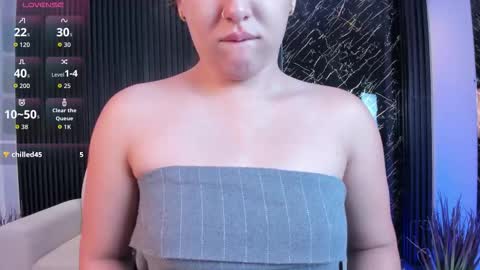 Snapshot of paulina_sweett chatting on 09/15/25, 12:49 Paulina  online show from 09/15/25, 12:49