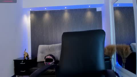 Snapshot of paulina_sweett chatting on 09/24/25, 12:19 Paulina  online show from 09/24/25, 12:19