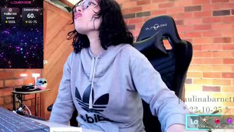 Paulina online show from 10/22/25, 03:23