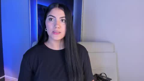 Paulina online show from 10/13/25, 07:03