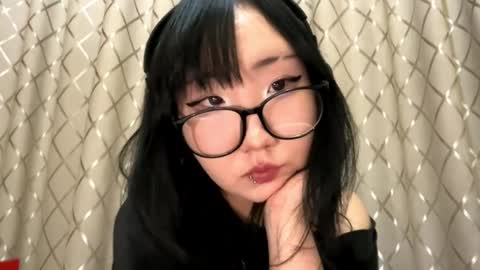 Snapshot of paulinaokutsu chatting on 02/25/26, 02:16 Yuna online show from 02/25/26, 02:16