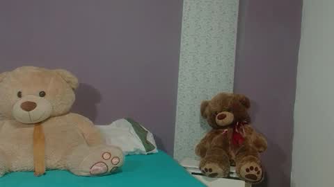 Snapshot of paulinawilliams chatting on 11/18/25, 08:46 paulina online show from 11/18/25, 08:46