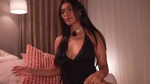 Snapshot of pauline_7 chatting on 06/10/26, 06:18 pauline_7 online show from 06/10/26, 06:18