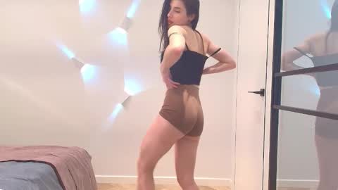 Pauline online show from 12/19/25, 06:37