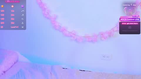 Snapshot of pauline_golden1 chatting on 02/01/25, 03:19 Pauline online show from 02/01/25, 03:19