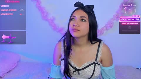 Snapshot of pauline_golden1 chatting on 02/02/25, 07:41 Pauline online show from 02/02/25, 07:41