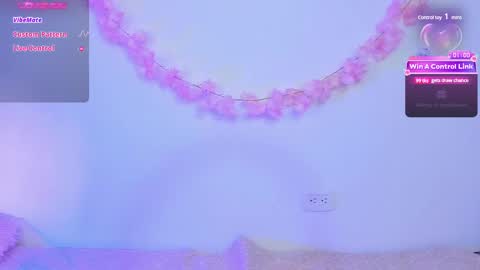 Snapshot of pauline_golden1 chatting on 02/12/25, 03:18 Pauline online show from 02/12/25, 03:18