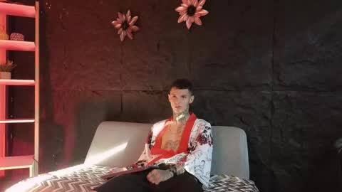 Snapshot of paulo527 chatting on 12/21/25, 08:49 Paulo online show from 12/21/25, 08:49