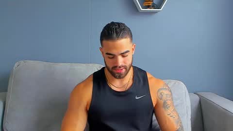 Snapshot of paulphoenix_ chatting on 02/27/25, 08:31 Paul Phoenix online show from 02/27/25, 08:31