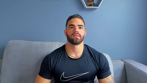 Snapshot of paulphoenix_ chatting on 03/03/25, 07:06 Paul Phoenix online show from 03/03/25, 07:06