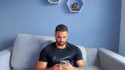 Snapshot of paulphoenix_ chatting on 03/03/25, 10:10 Paul Phoenix online show from 03/03/25, 10:10