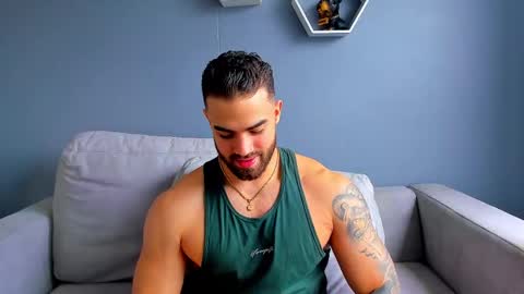 Snapshot of paulphoenix_ chatting on 10/08/25, 07:33 Paul Phoenix online show from 10/08/25, 07:33