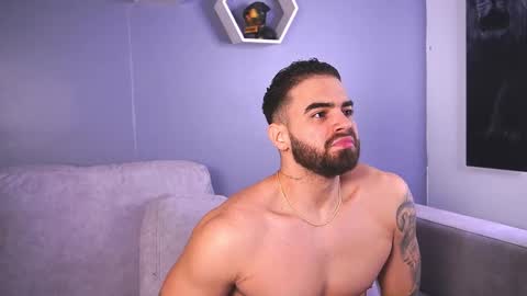 Snapshot of paulphoenix_ chatting on 10/28/25, 07:27 Paul Phoenix online show from 10/28/25, 07:27