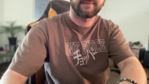 Snapshot of paulsimpsn chatting on 10/31/25, 08:15 love bush online show from 10/31/25, 08:15