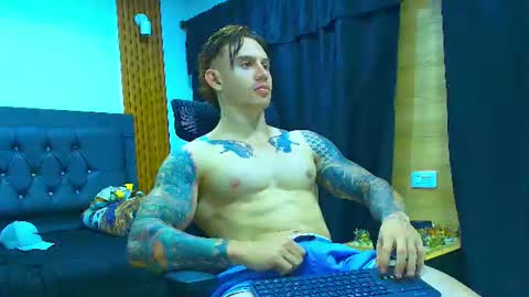 Snapshot of paulthompson_ chatting on 07/17/26, 05:36 Paul online show from 07/17/26, 05:36