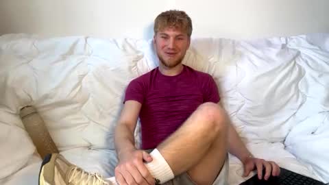 Snapshot of pavelrey chatting on 03/23/26, 01:37 Pavel online show from 03/23/26, 01:37