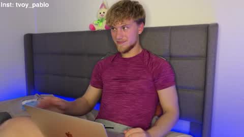 Snapshot of pavelrey chatting on 04/26/26, 08:28 Pavel online show from 04/26/26, 08:28
