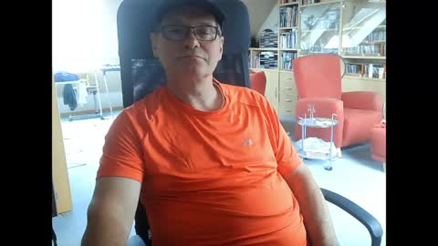Snapshot of pavlovsdog2006 chatting on 06/08/26, 07:42 Pavlov aka Peter online show from 06/08/26, 07:42