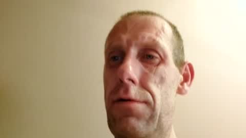 Snapshot of pawel1984wegrzyn42 chatting on 06/20/26, 06:22 Pawel42POLAND online show from 06/20/26, 06:22