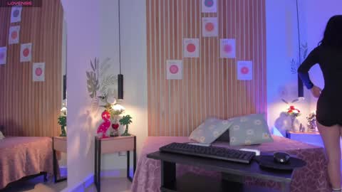 Snapshot of pawggirl18 chatting on 12/03/24, 09:23 Dani online show from 12/03/24, 09:23