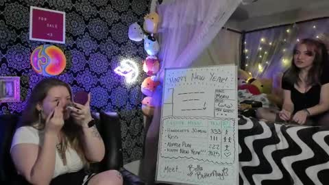 ArtsyHeartsyy online show from 01/01/25, 05:11