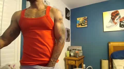 Snapshot of pcuddy3 chatting on 09/28/25, 05:02 Phenomenal online show from 09/28/25, 05:02