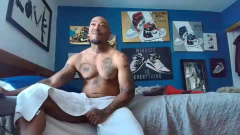 Snapshot of pcuddy3 chatting on 11/13/25, 10:52 Phenomenal online show from 11/13/25, 10:52