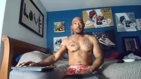 Snapshot of pcuddy3 chatting on 11/24/25, 02:39 Phenomenal online show from 11/24/25, 02:39