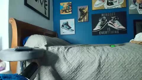 Snapshot of pcuddy3 chatting on 11/26/25, 11:33 Phenomenal online show from 11/26/25, 11:33