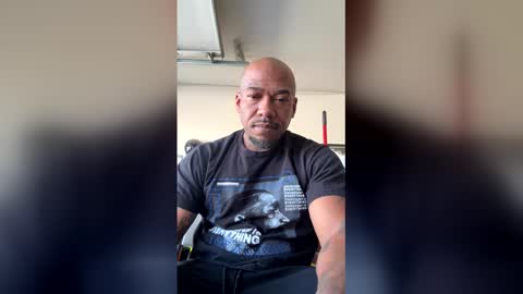 Snapshot of pcuddy3 chatting on 03/29/26, 06:41 Phenomenal online show from 03/29/26, 06:41