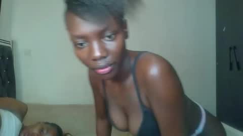 peach_ebonny online show from 05/19/26, 06:47