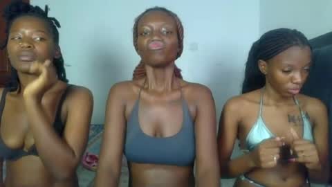Snapshot of peach_ebonny chatting on 06/25/26, 05:34 peach_ebonny online show from 06/25/26, 05:34