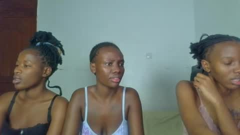 Snapshot of peach_ebonny chatting on 06/28/26, 06:14 peach_ebonny online show from 06/28/26, 06:14